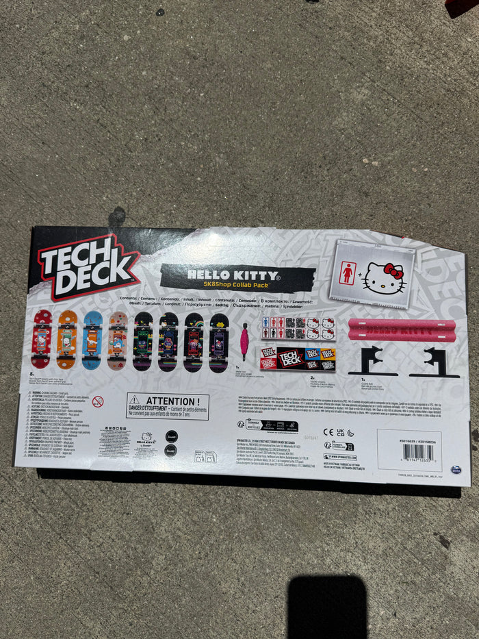 Tech Deck Girl x Hello Kitty Sk8shop Collab Pack Fingerboards