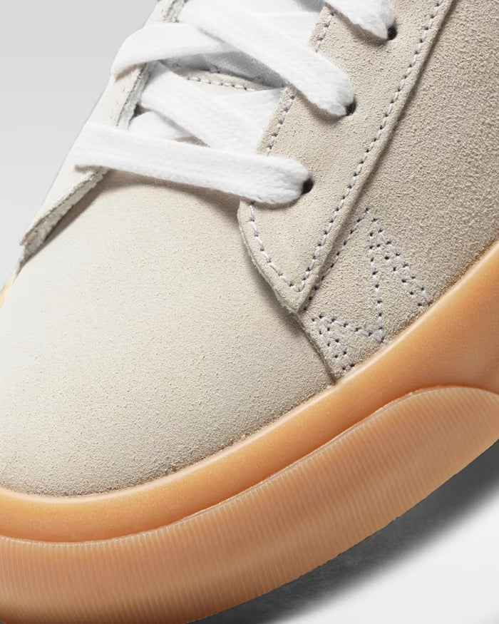 Nike SB Blazer Low Pro GT White Gum Black